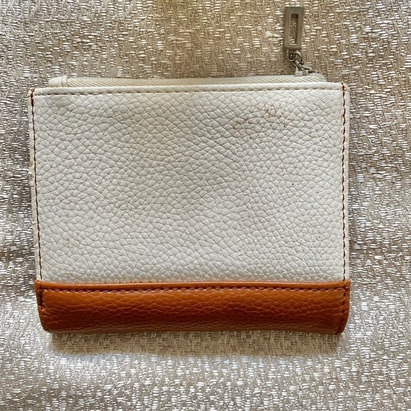 G by Guess Wallet - Picture 3 of 8